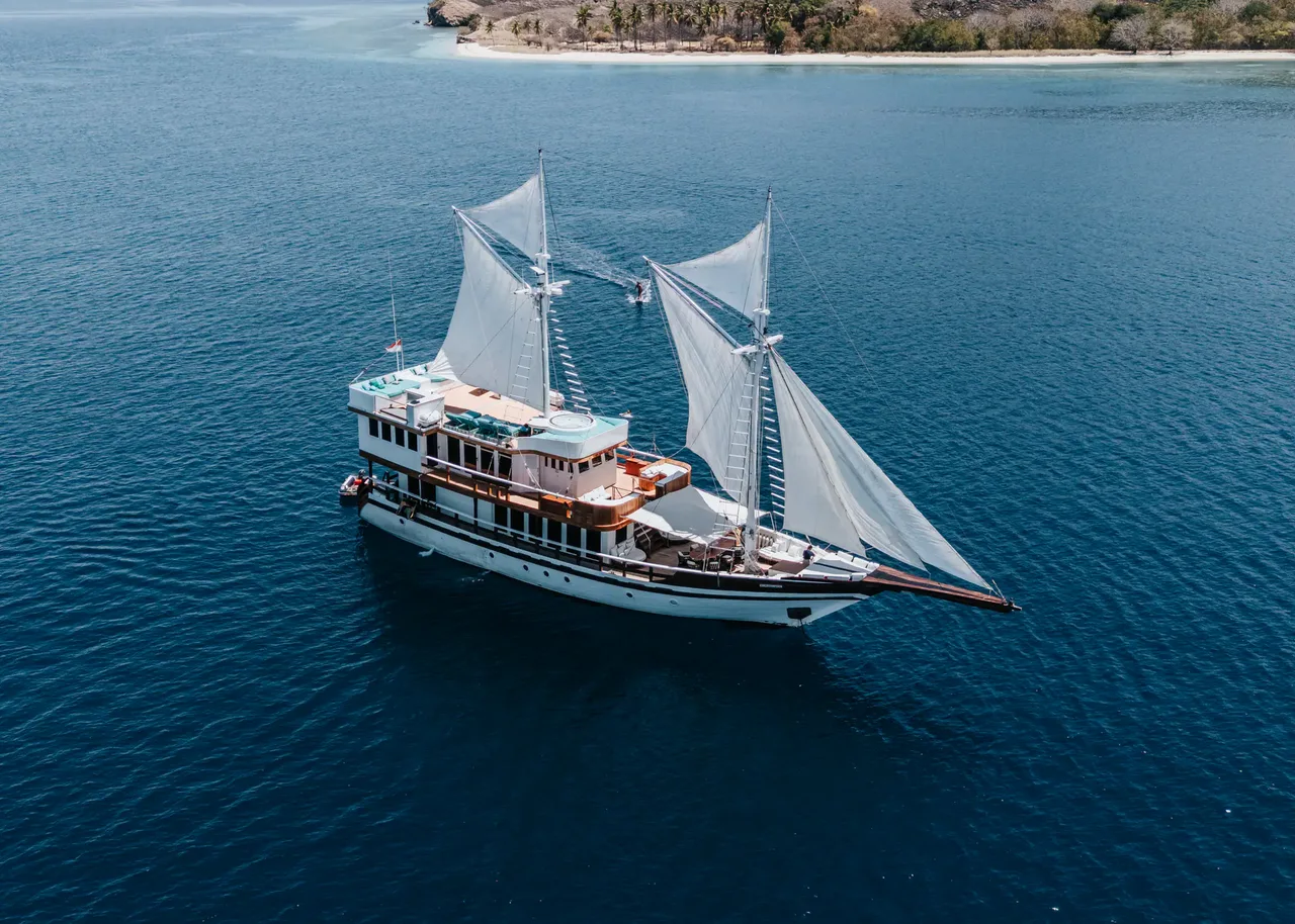 Kayra private yacht charter