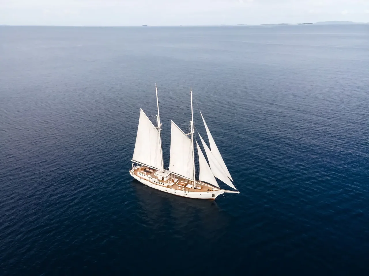 Mutiara Laut private yacht charter