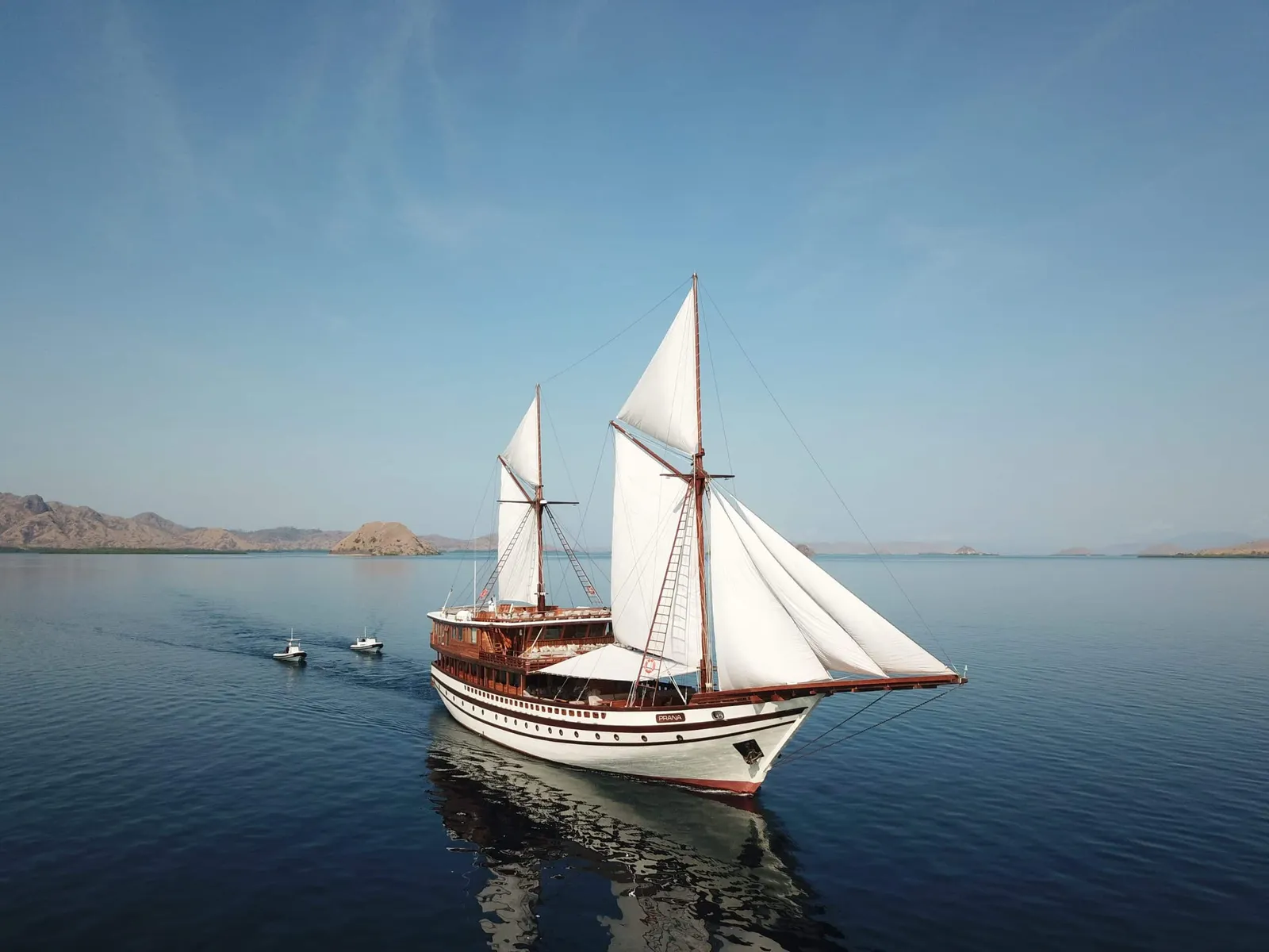 Prana by Atzaro luxury phinisi under sail